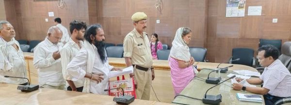 पुलिया, सडक़, आबादी पट्टा सहित कई आवेदन आए