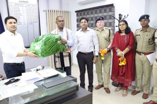 सेवानिवृत्ति पर एसआई टोहनलाल को दी विदाई