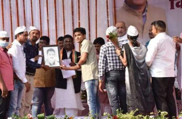 विद्या मितान व अतिथि शिक्षक ने कैबिनेट मंत्रीद्वय से की मुलाकात, नियमितीकरण को ले ज्ञापन सौंपा