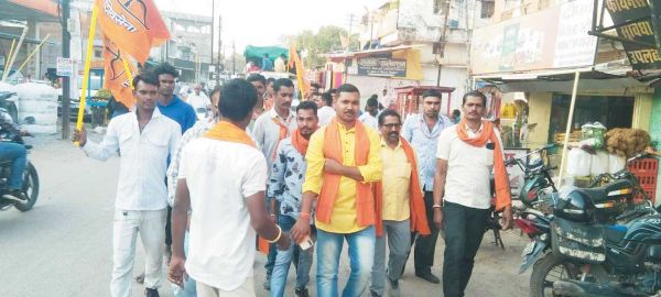 शिवसेना ने निकाली श्रीराम की शोभायात्रा