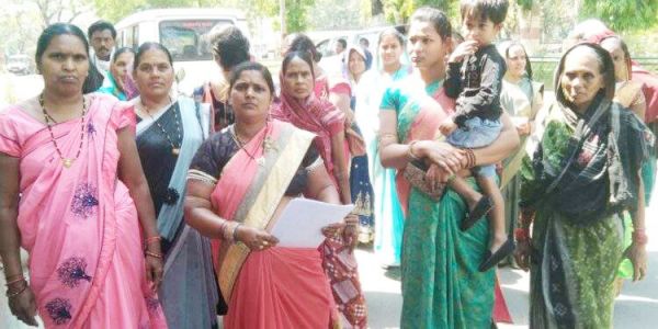 सरकारी राशन दुकान में 2 माह से अनाज नहीं