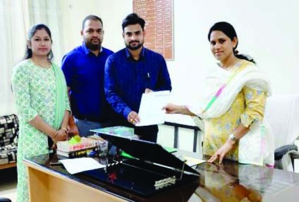 कांग्रेस विधायक के खिलाफ निंदा प्रस्ताव