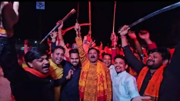 हनुमान जन्मोत्सव पर विधायक संतराम जमकर थिरके