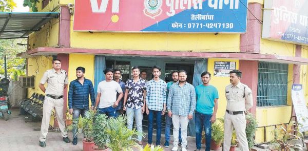 आईपीएल मैच में करोड़ों का सट्टा खिला रहे 8 गिरफ्तार