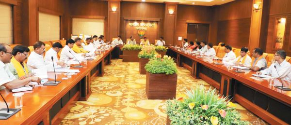 ज्ञापन की राजनीति नहीं चलेगी, सीएम को घेरें, जेल जाएं