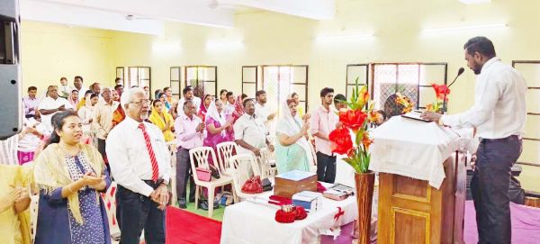 प्रभु यीशु के पुर्नजन्म की खुशी में मनाया ईस्टर पर्व