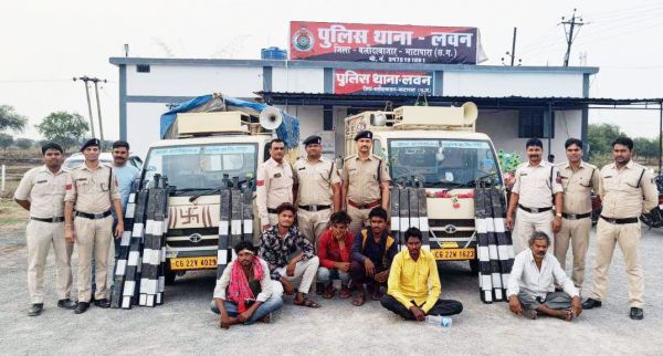 चोरी के आरोप में दो नाबालिग सहित 8 आरोपी पकड़े गये
