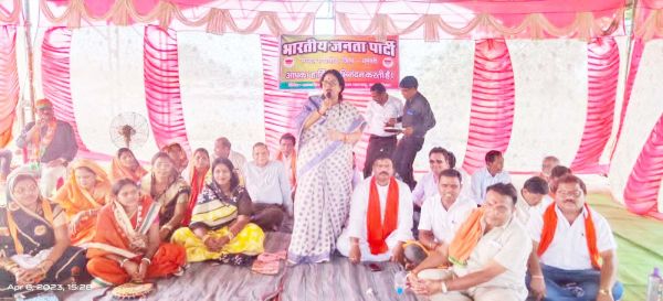 भाजपा स्थापना दिवस पर वरिष्ठजनों का किया सम्मान