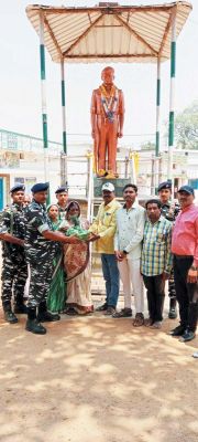 कीर्ति चक्र से सम्मानित शहीद भृगनदन चौधरी को केंद्रीय रिजर्व पुलिस बल की  65वीं बटालियन ने शौर्य दिवस पर किया याद