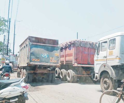 लगातार जाम की समस्या से सुघ्घर रईगढ़ की बिगड़ रही तस्वीर