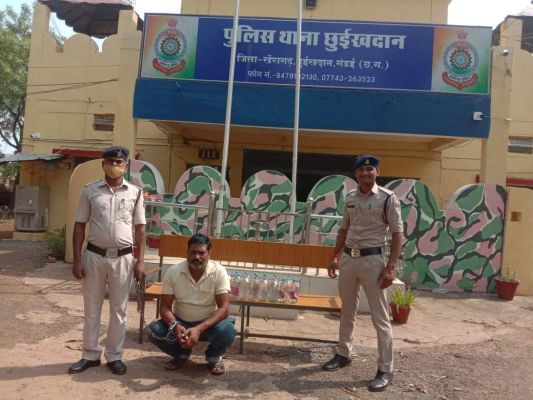 शराब के साथ आरोपी पकड़ाया