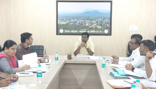 आवेदनों का शीघ्रता से करें भौतिक सत्यापन- कलेक्टर