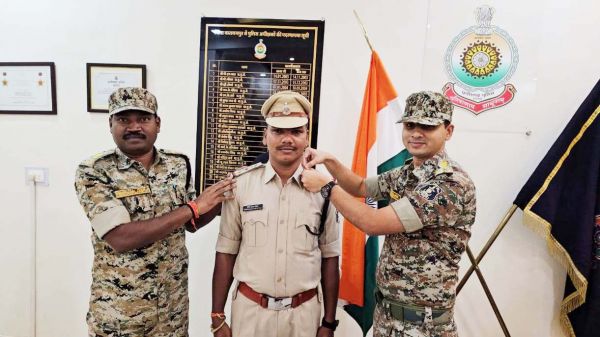 दो पुलिस अफसरों को वीरता के लिए मिली पदोन्नति