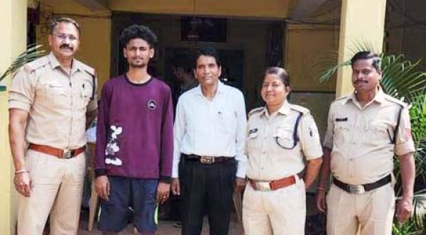 6 साल बाद लापता बेटे को पाकर परिवारजनों के चेहरे खिले