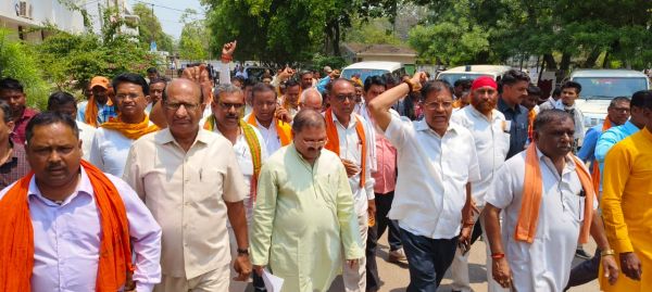 किसानों के केसीसी लोन में लाखों की हेराफेरी, एक किसान ने की आत्महत्या