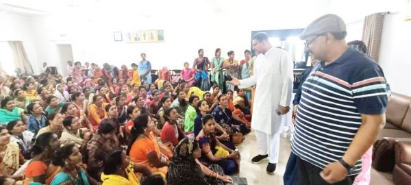 राष्ट्रीय आजीविका मिशन की प्रदेशव्यापी हड़ताल को समाप्त करने नवाज ने की पहल