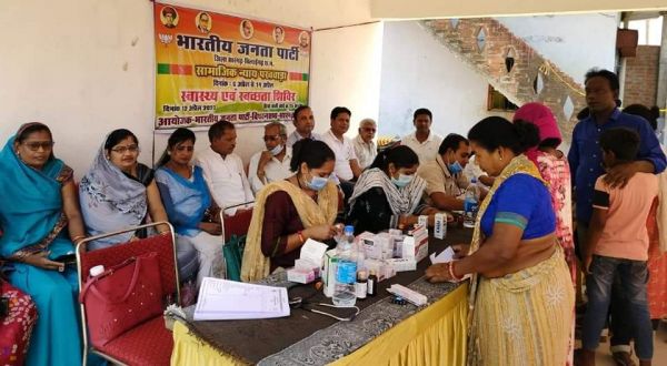 सामाजिक न्याय पखवाड़ा में स्वच्छता अभियान व स्वास्थ्य शिविर