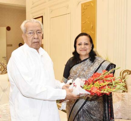 दीक्षांत समारोह के लिए राज्यपाल को आमंत्रित किया कुलपति ने