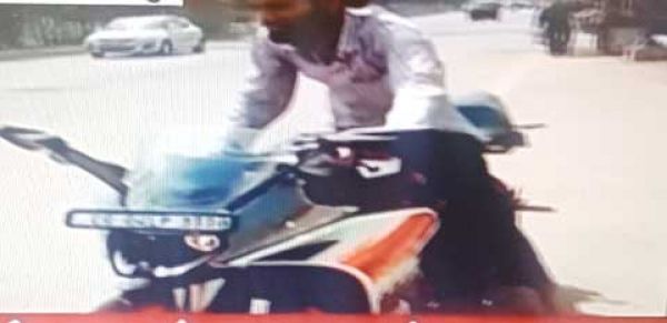 टेस्ट राइड के बहाने बाईक लेकर भागा