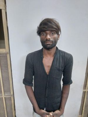 रात दो बजे खाने को लेकर झगड़ा, पति ने पत्नी का गला दबाया