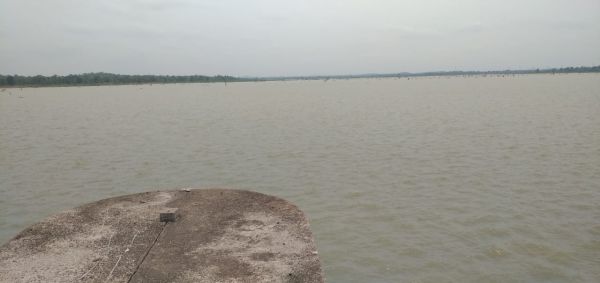 अप्रैल मध्य में बांध-बैराज का जलस्तर हुआ आधा