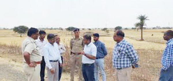 सडक़ अनियमितता की शिकायत पर एसडीओ ने इंजीनियर को लगाई फटकार