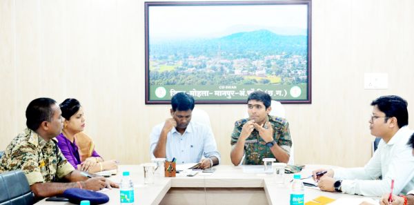 राजस्व, पुलिस प्रशासन आपसी समन्वय के साथ करें काम-कलेक्टर 