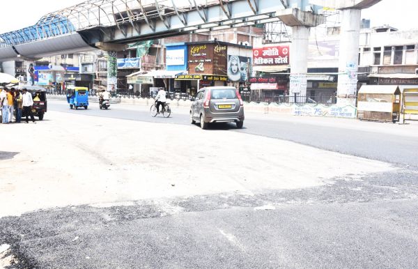 सीएम के लिए चमचमाती सडक़..