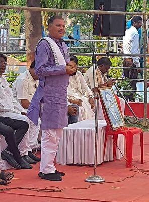 जयंती कार्यक्रमों में शामिल हुए पूर्व सांसद