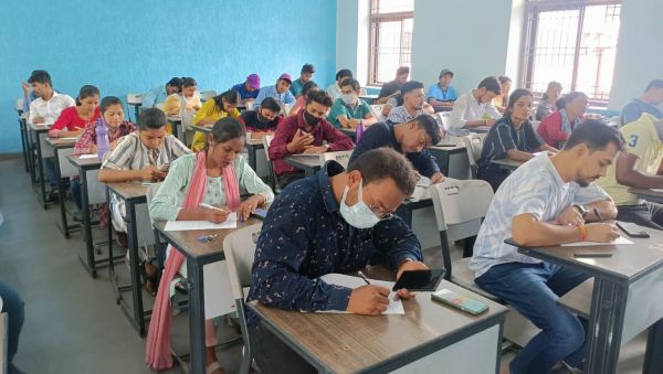 पीएससी, व्यापम की नि:शुल्क कोचिंग के लिए नटवर स्कूल में मॉक टेस्ट का हुआ आयोजन