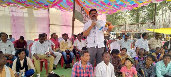 कांग्रेस की नैमेड बाजार में नुक्कड़ सभा