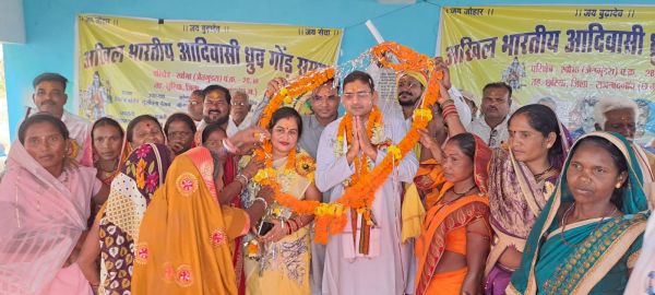 हजारों आदिवासियों ने नवाज का किया सम्मान
