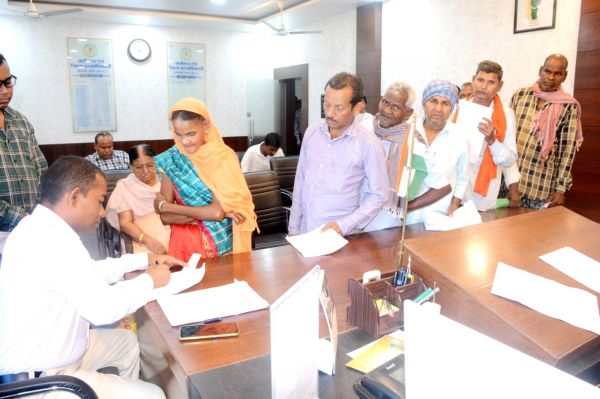 जिले में जनदर्शन से मिल रही लोगों को राहत, 120 आवेदन मिले