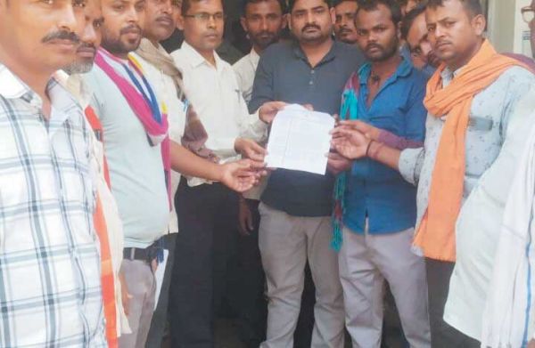 संगठन का धौंस जमा कर कुम्हार समुदाय से अवैध उगाही