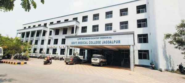 मेकाज में सामान्य मरीजों के बीच कोरोना संक्रमित