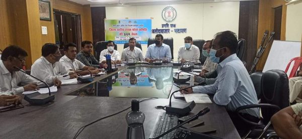 कलेक्टर ने विभिन्न विभागों के कार्यों की समीक्षा की