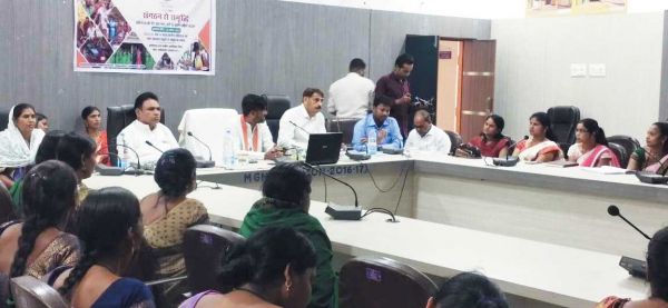 आजीविका मिशन से जिले के 11 लाख महिलाओं को जोडऩे का लक्ष्य