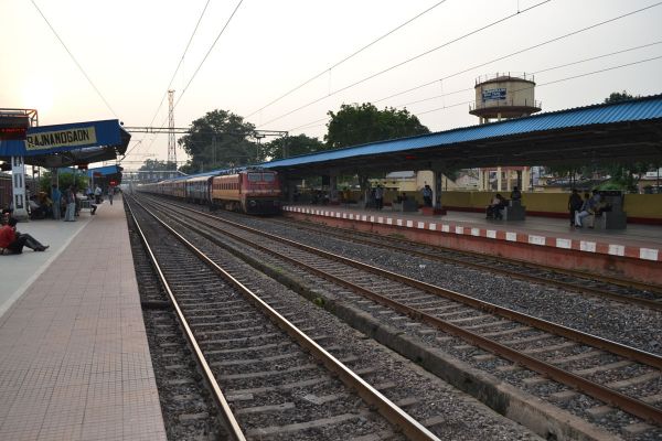 24 से लोकल ट्रेने पटरी पर लौटेंगी
