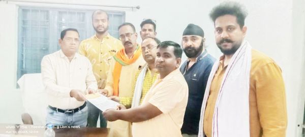 सट्टा पर अंकुश लगाने कलेक्टर को सौंपा ज्ञापन