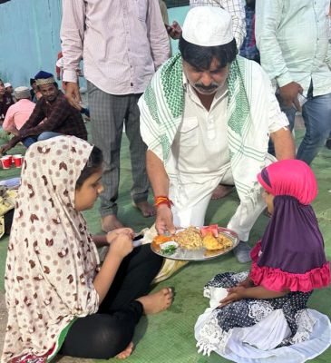 राजीव ने रोजदारों से की मुलाकात