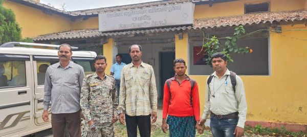 काम दिलाने के बहाने ले  गया, बीच रास्ते रेप