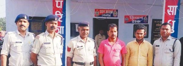 चोरी की गाडिय़ों का फर्जी पेपर बनाने वाले 2 गिरफ्तार