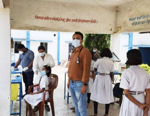 कस्तुरबा गांधी आवासीय  स्कूल हरदी में किया गया  कोविड-19 परीक्षण