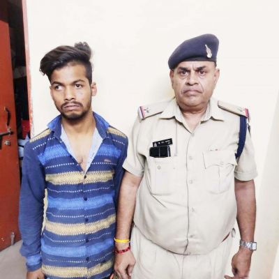 घर घुसकर महिला से छेडख़ानी, गिरफ्तार  