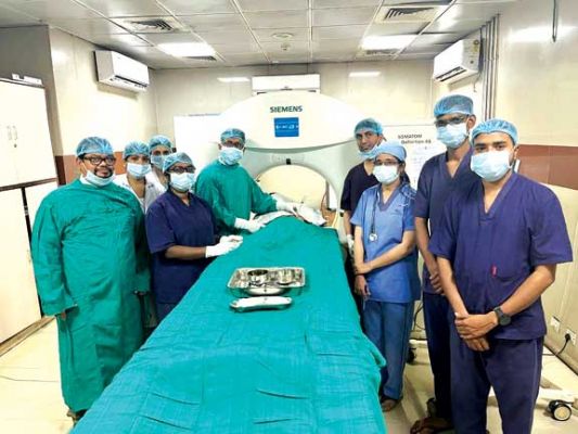 दर्द ने छुड़ाया स्कूल, तीन साल से परेशान थी बच्ची, बिना ऑपरेशन डीकेएस में हुआ इलाज