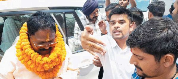 अमरजीत का कांग्रेसियों ने किया जोरदार स्वागत