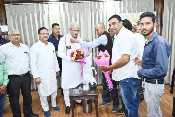 अर्जुनीराज के नवनिर्वाचित राजप्रधान व प्रतिनिधि मंडल ने सीएम से की मुलाकात
