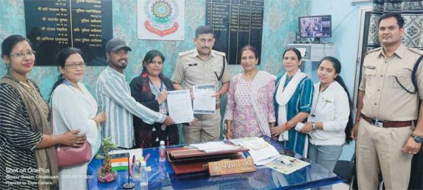 आवारा श्वान को अधमरा कर जलाया, थाने में शिकायत 
