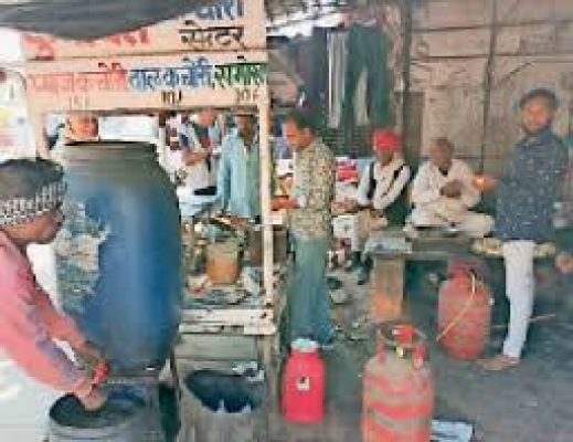 धड़ल्ले से चल रहा अवैध गैस सिलेंडर रिफिलिंग कार्य