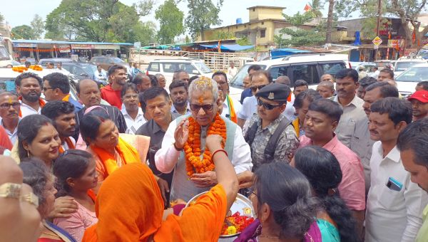 बस्तर दौरे पर निकले भाजपा प्रदेश प्रभारी का केशकाल में भाजपाइयों ने किया भव्य स्वागत